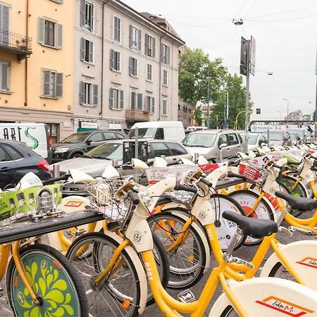 Pit Stop Navigli Milan Bagian luar foto