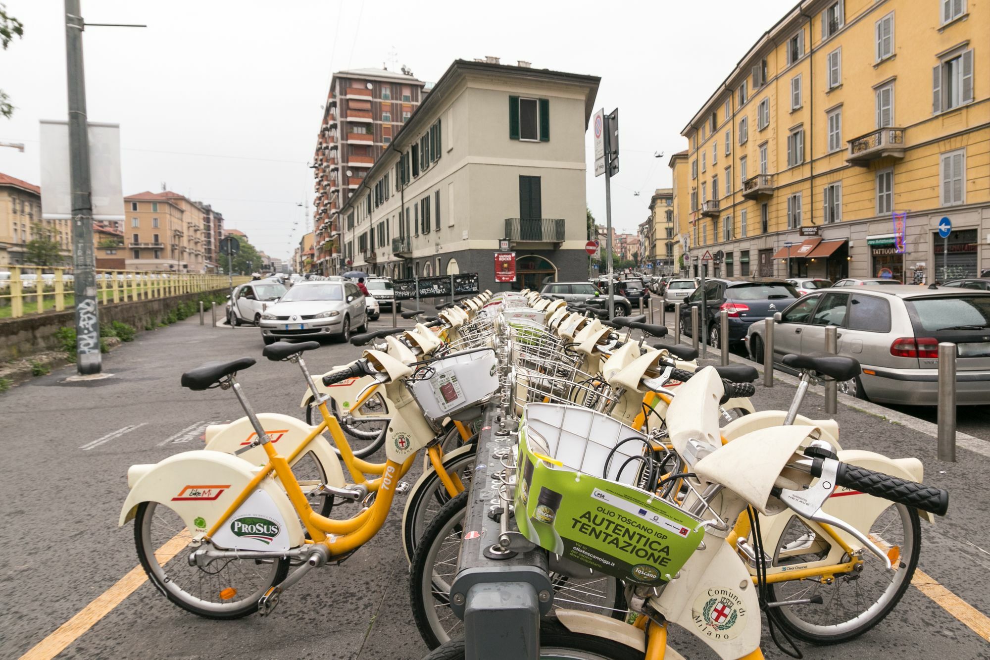 Pit Stop Navigli Milan Bagian luar foto